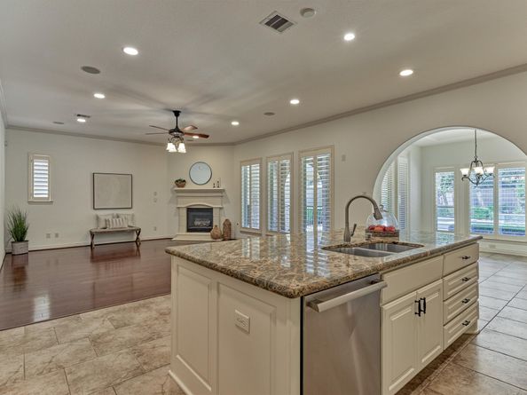 15 Ramey Heights Court, The Woodlands TX 77381