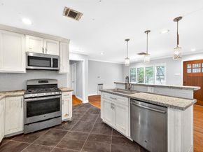 1910 Woodcrest Drive, Houston TX 77018