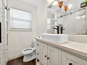 1910 Woodcrest Drive, Houston TX 77018