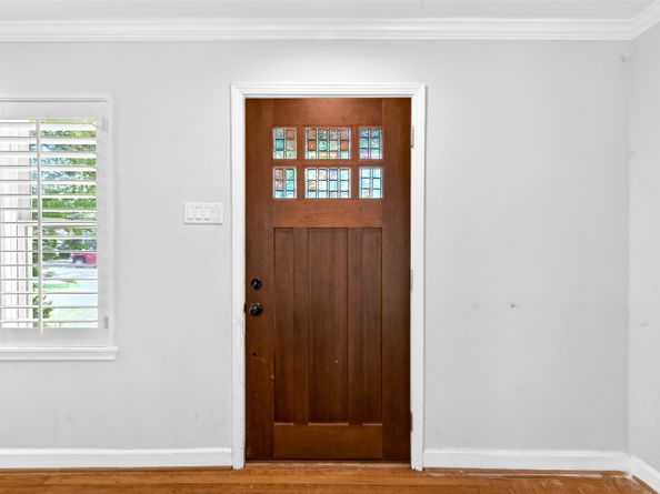 1910 Woodcrest Drive, Houston TX 77018