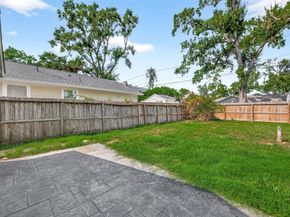 1910 Woodcrest Drive, Houston TX 77018