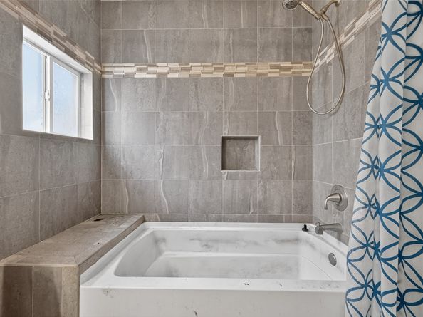 1910 Woodcrest Drive, Houston TX 77018