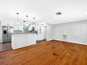 1910 Woodcrest Drive, Houston TX 77018