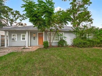 1910 Woodcrest Drive