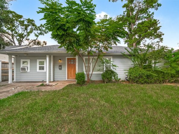 1910 Woodcrest Drive, Houston TX 77018