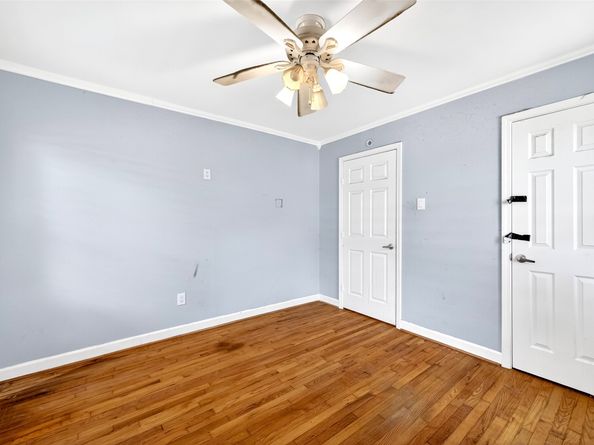 1910 Woodcrest Drive, Houston TX 77018