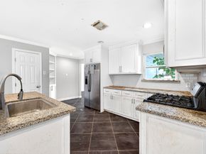 1910 Woodcrest Drive, Houston TX 77018