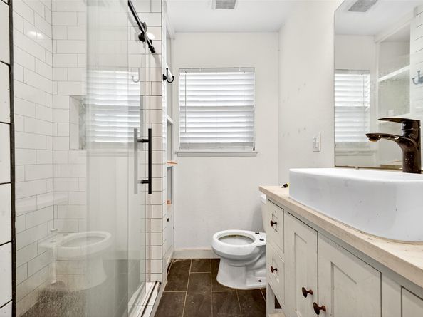 1910 Woodcrest Drive, Houston TX 77018