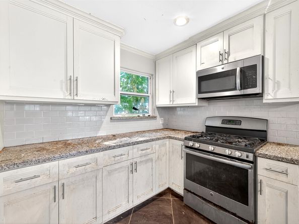 1910 Woodcrest Drive, Houston TX 77018