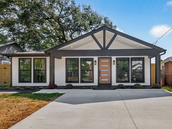 906 Eleanor Street, Houston TX 77009