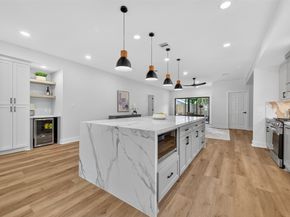 906 Eleanor Street, Houston TX 77009