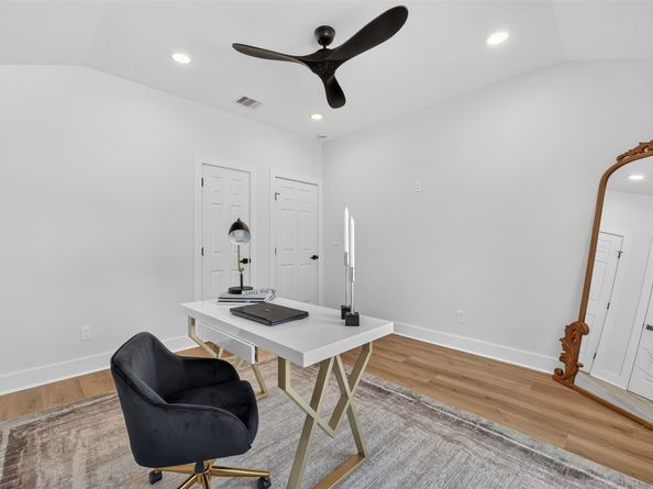 906 Eleanor Street, Houston TX 77009