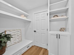 906 Eleanor Street, Houston TX 77009