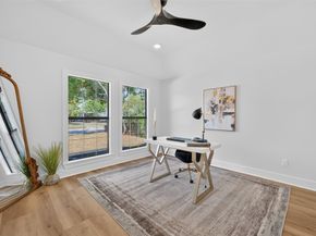 906 Eleanor Street, Houston TX 77009