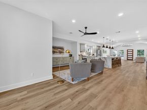 906 Eleanor Street, Houston TX 77009