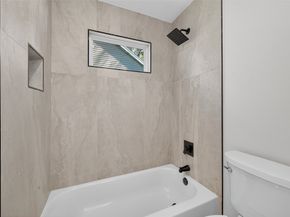 906 Eleanor Street, Houston TX 77009