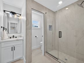 906 Eleanor Street, Houston TX 77009