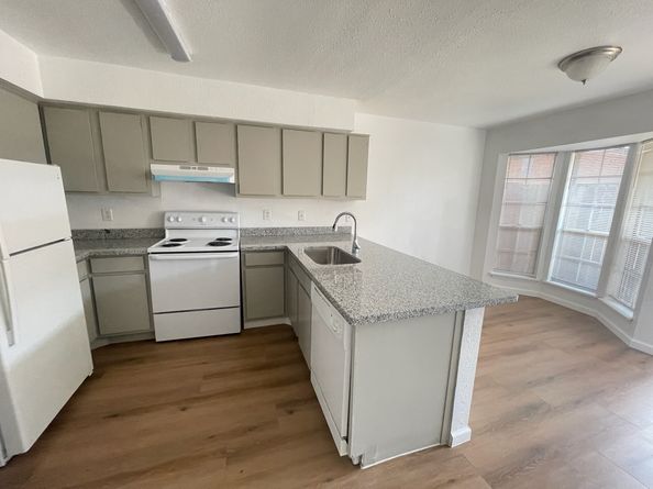 9201 Clarewood Drive 10, Houston TX 77036