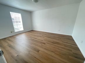 9201 Clarewood Drive 10, Houston TX 77036