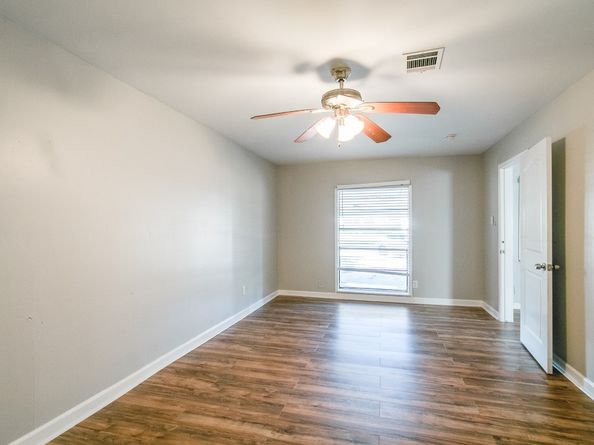 10201 Homestead Road, Houston TX 77016