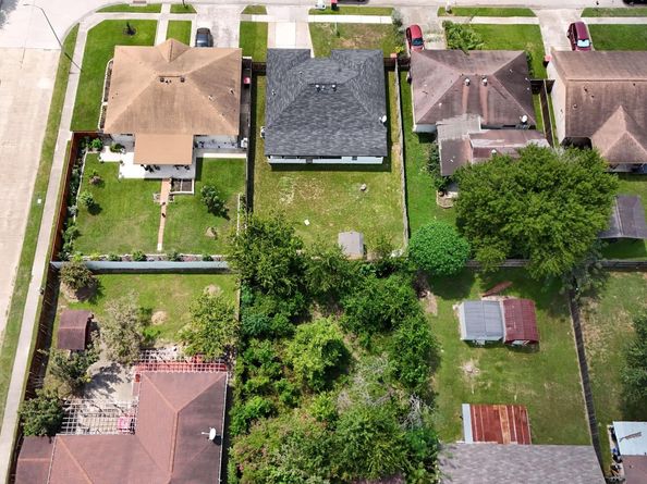 12206 Lennox Gardens Drive, Houston TX 77066