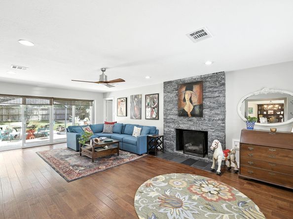 39 W Torch Pine Circle, The Woodlands TX 77381