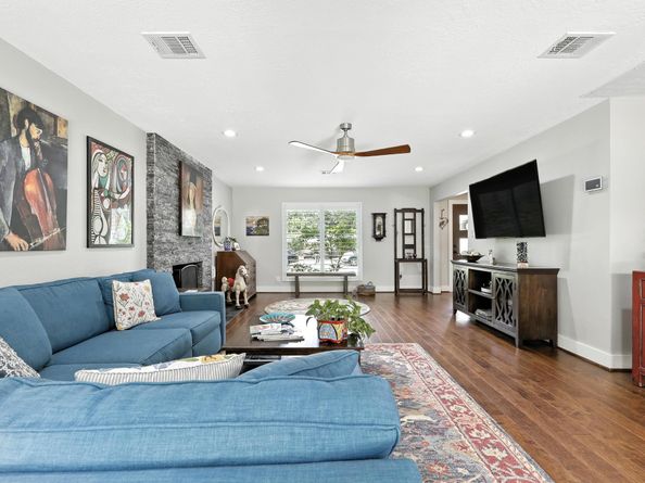 39 W Torch Pine Circle, The Woodlands TX 77381