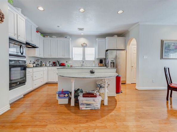 6131 Stoney Brook Drive, Houston TX 77036