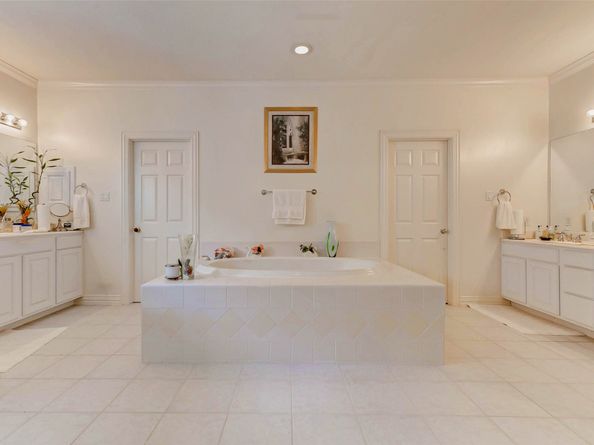 6131 Stoney Brook Drive, Houston TX 77036