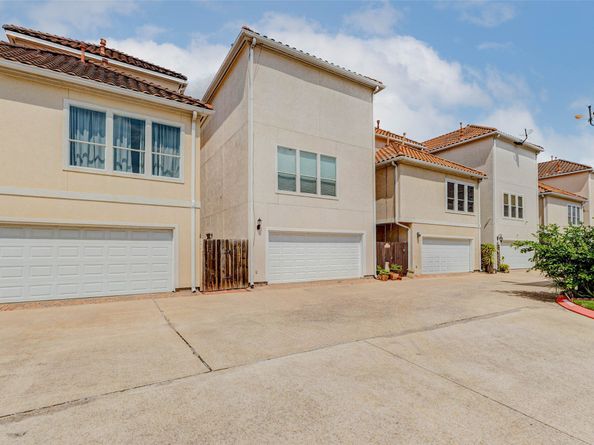 6131 Stoney Brook Drive, Houston TX 77036