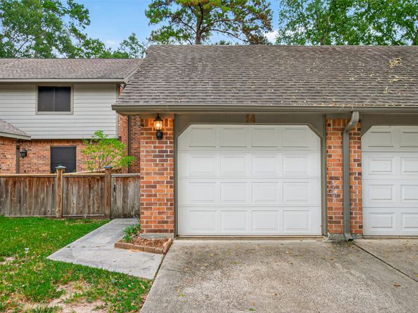 14 E Willowwood Court, The Woodlands TX 77381