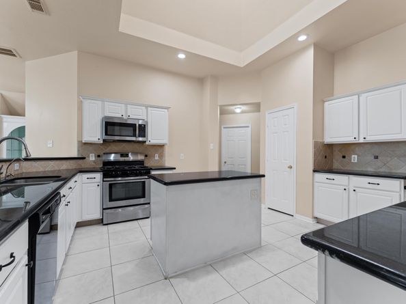 5422 Melody Park, Houston TX 77066