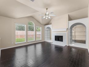 5422 Melody Park, Houston TX 77066
