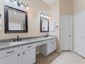 5422 Melody Park, Houston TX 77066
