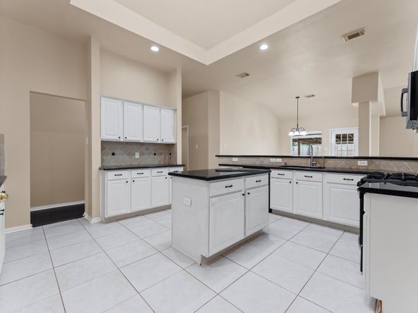 5422 Melody Park, Houston TX 77066