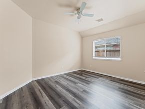 5422 Melody Park, Houston TX 77066