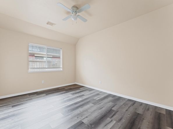 5422 Melody Park, Houston TX 77066