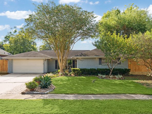 11531 Gaymoor Drive, Houston TX 77035