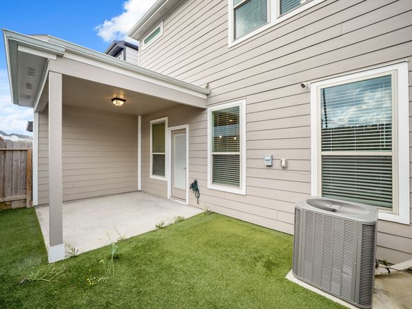1720 Summerlyn Terrace Drive, Houston TX 77080