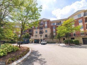 372 Carson Terrace, Huntingdon Valley PA 19006