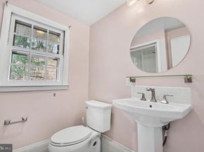542 Upper Weadley Road, Wayne PA 19087