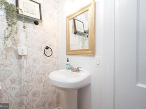 304 S Veitch Street, Arlington VA 22204