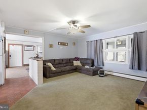 79 Autumn Lane, Levittown PA 19055