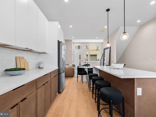 903 Emily Street, Philadelphia PA 19148