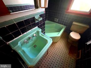 1021 E Vernon Road, Philadelphia PA 19150