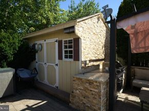 8905 Springview Road, Philadelphia PA 19115