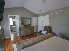 8905 Springview Road, Philadelphia PA 19115