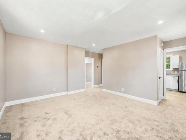 1022 Lawnton Terrace, Glenolden PA 19036