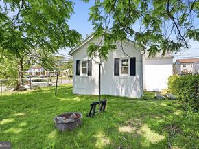 1022 Lawnton Terrace, Glenolden PA 19036