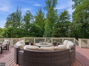 7818 Crownhurst Court, Mclean VA 22102